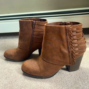 Like new!! Fergalious faux suede brown booties, size 9